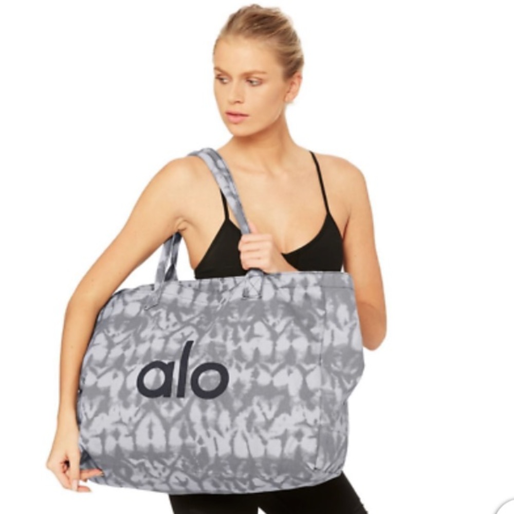 ✨ Alo Yoga Tote Bag Tie Dye